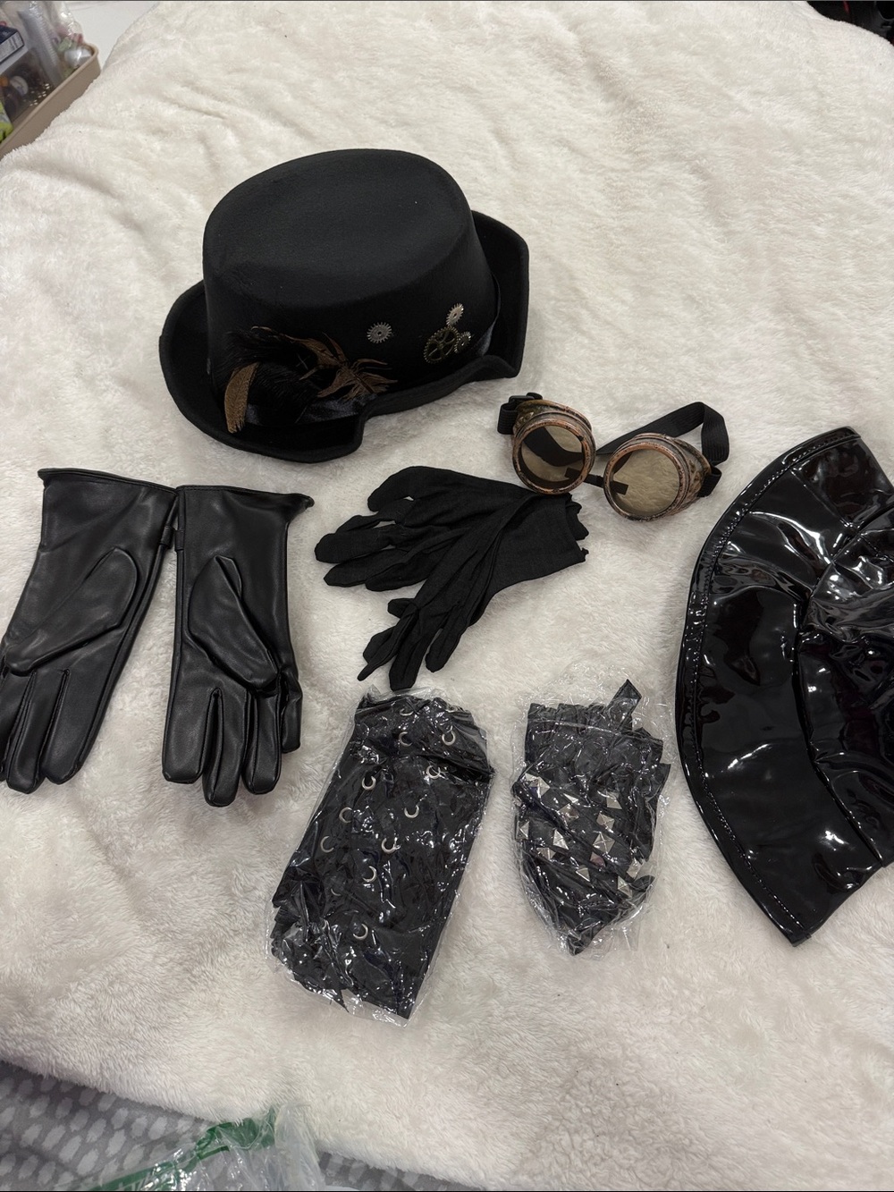 Black costumes Accessory Set - Hat, Gloves & Goggles